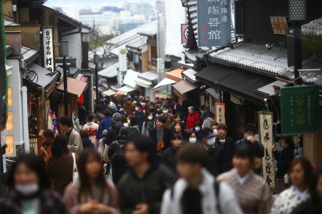 In Japan’s Kyoto, tech winners help bank weather coronavirus-induced tourism slump