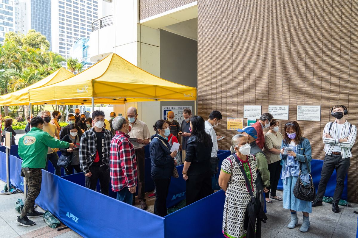 Hong Kong Vaccine Bookings Jump in First Day of Expanded Access