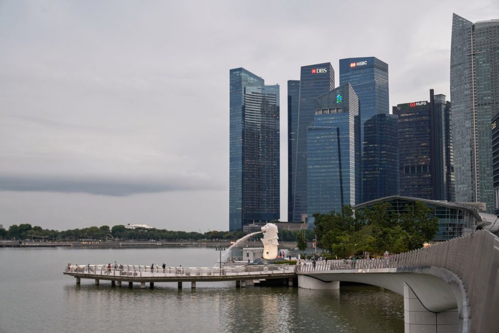 Singapore to Conduct Bank Stress Tests to Assess Dividend Curbs