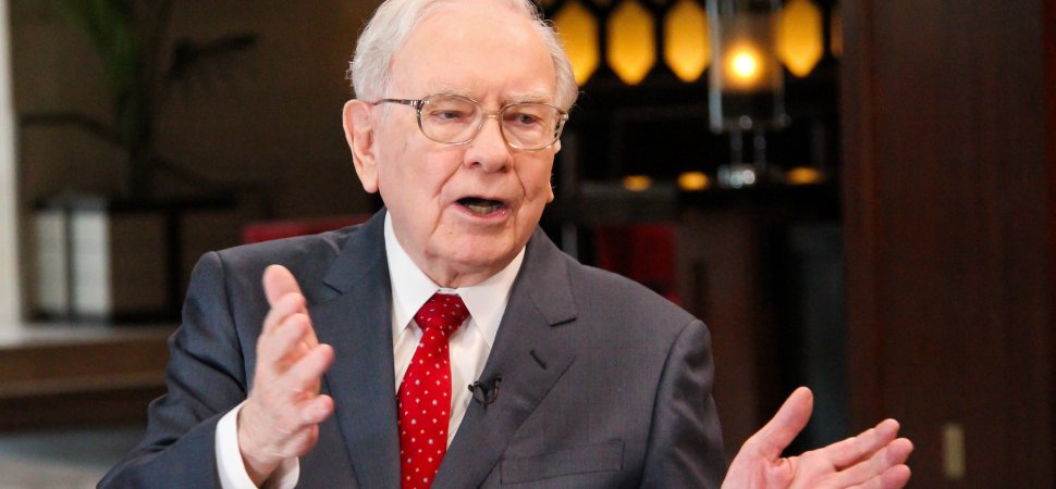 With Just 4 Words, Warren Buffet Taught a Brilliant Lesson About Changing Your Mind