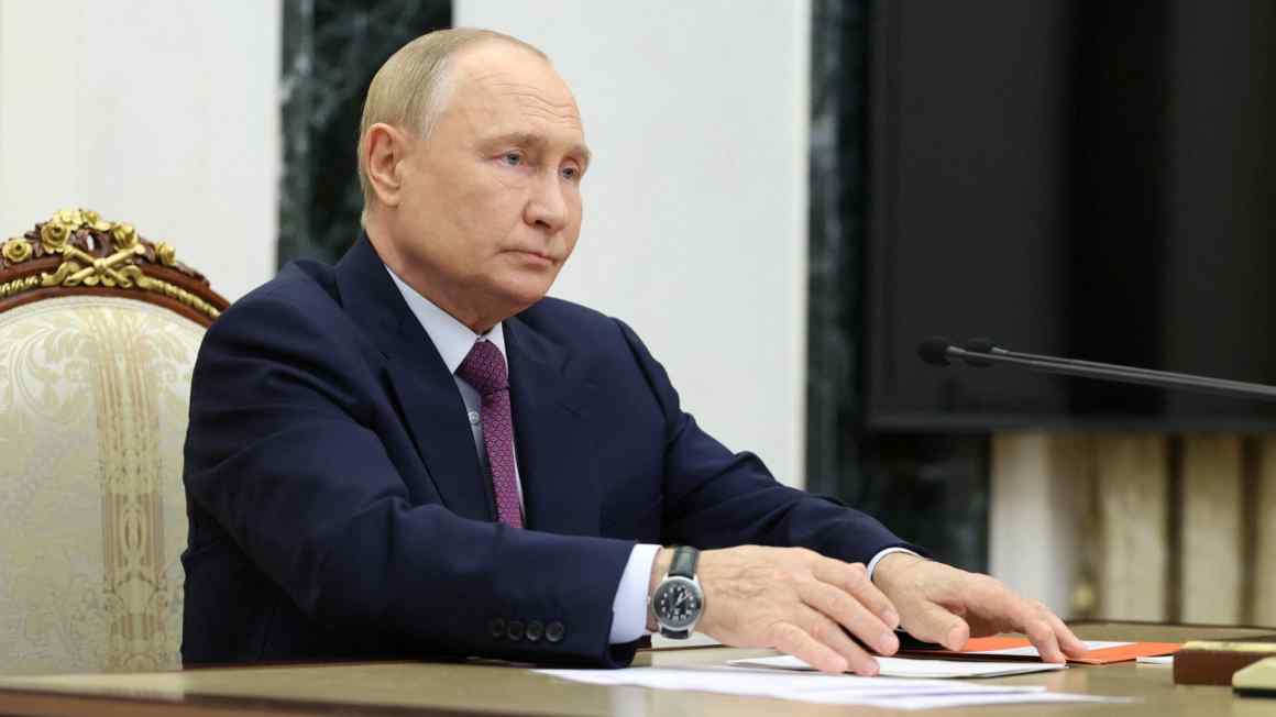 Putin revises nuclear doctrine in warning to west