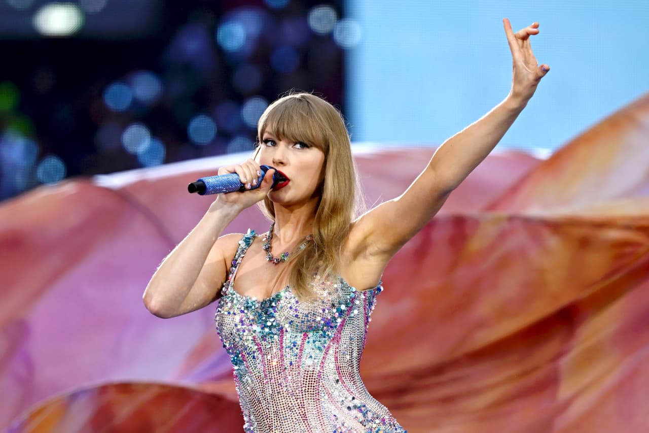 A Taylor Swift fan had $3,500 concert tickets stolen from her Ticketmaster account. Here’s how to help protect yourself.