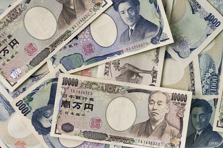 Japanese Yen seems vulnerable amid diminishing odds for more BoJ rate hikes