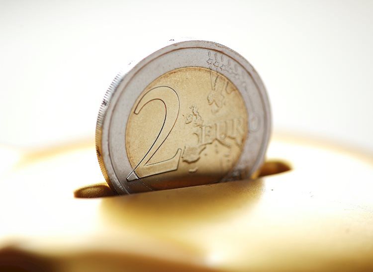 EUR/USD posts fresh 10-week low ahead of ECB policy meeting