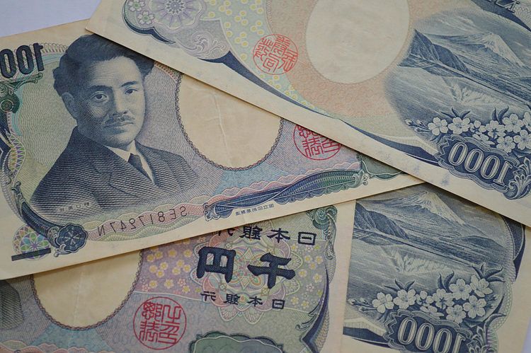 Japanese Yen surrenders intraday gains, hangs near its lowest level since August against USD