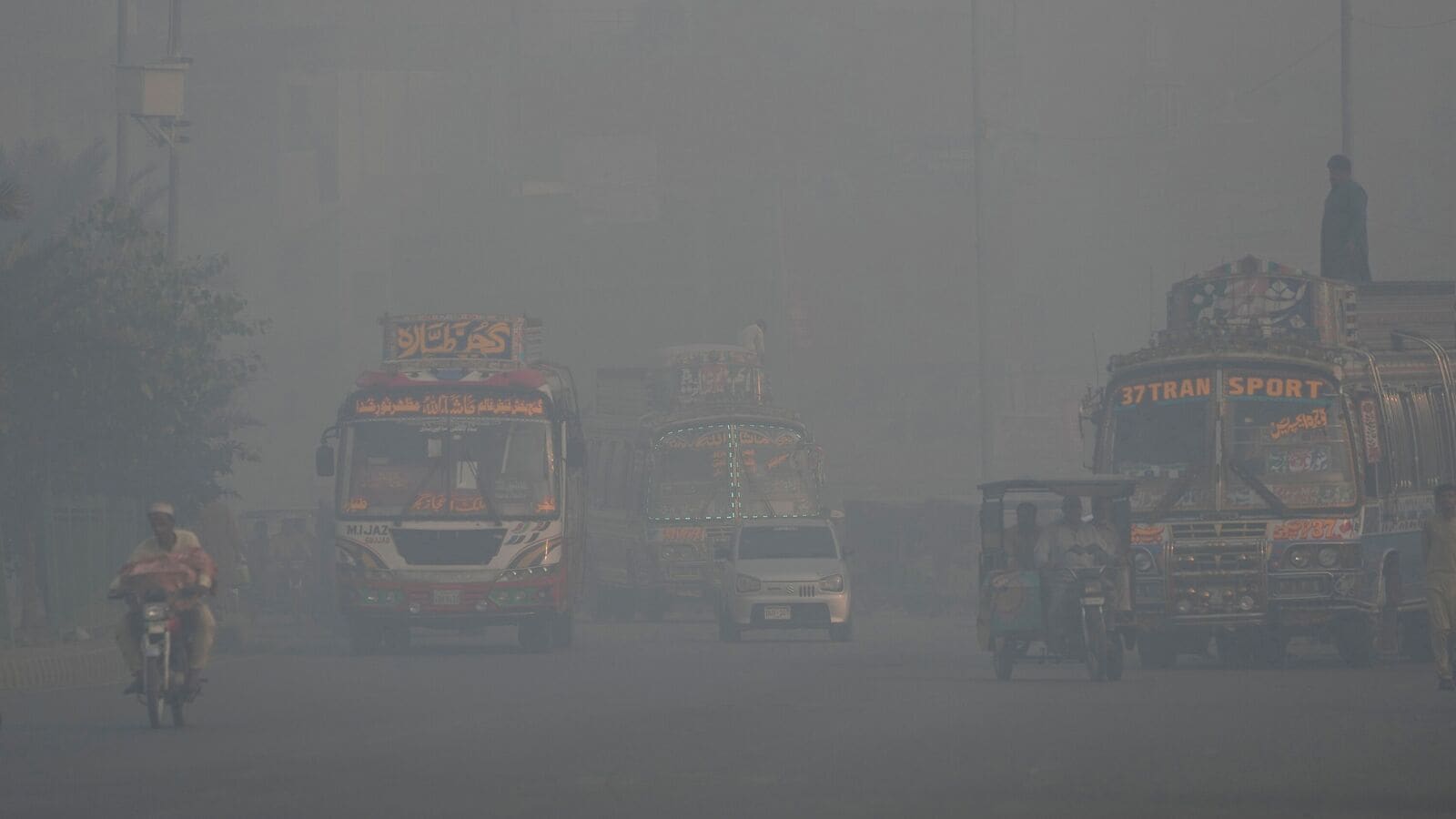 Pakistan slams India as AQI hits record high in Lahore, schools shut as toxic gray smog sickens thousands