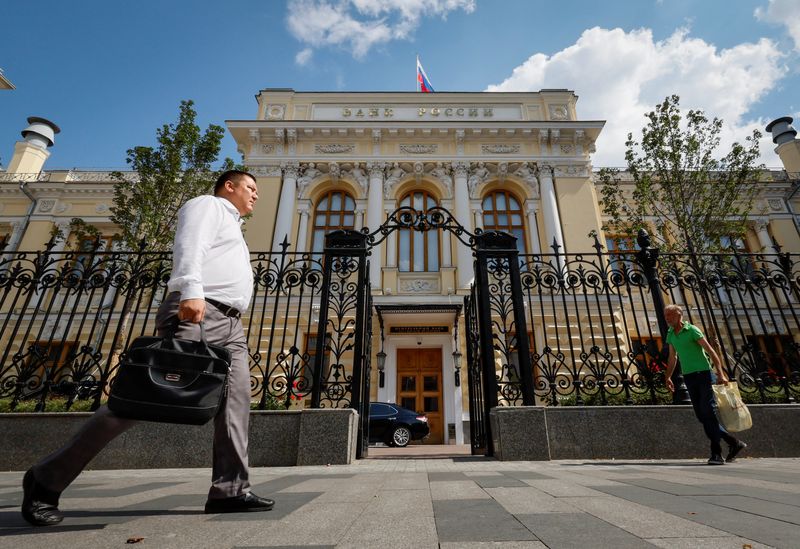 Russia’s central bank says inflationary pressure remains high