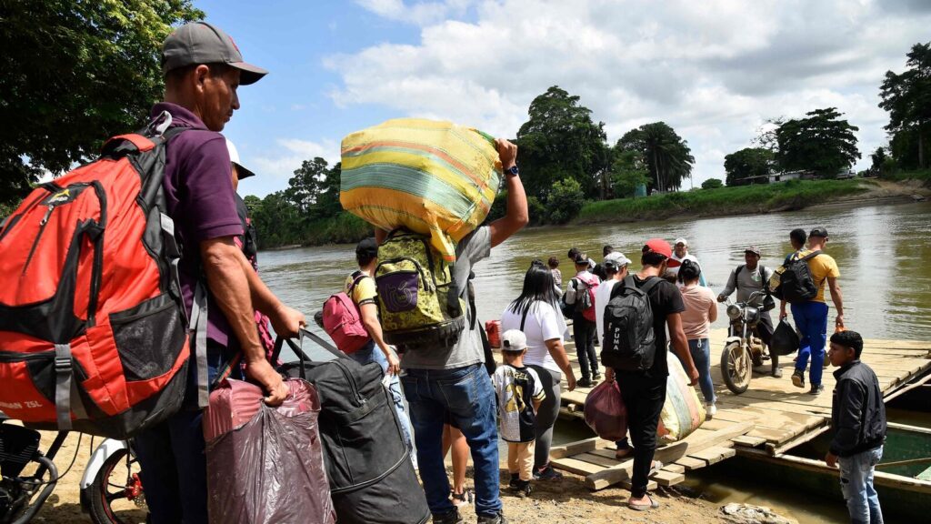 80 killed, 3 officials kidnapped in northeast Colombia as peace talks fail